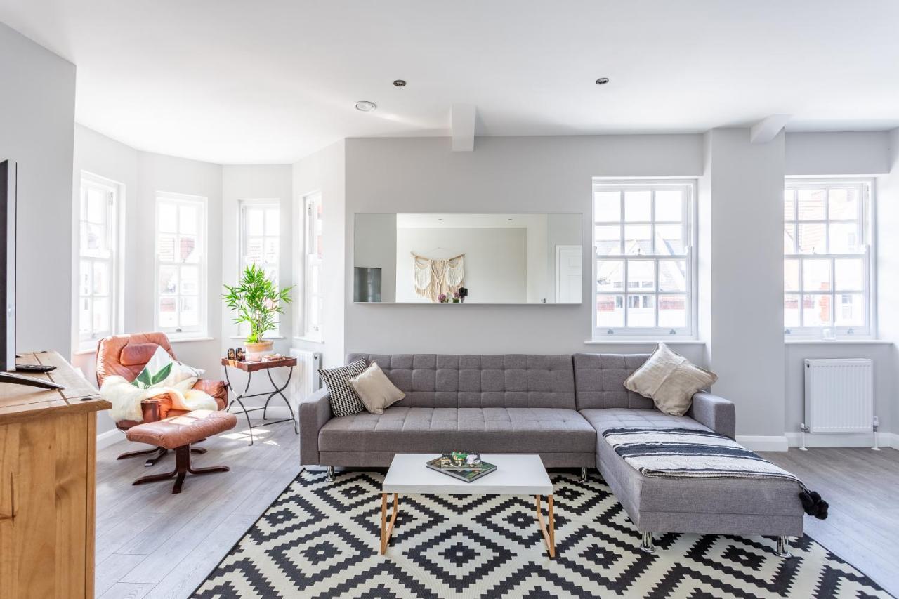2 Bedroom Apartments With Sofa Bed In Southend Exterior foto