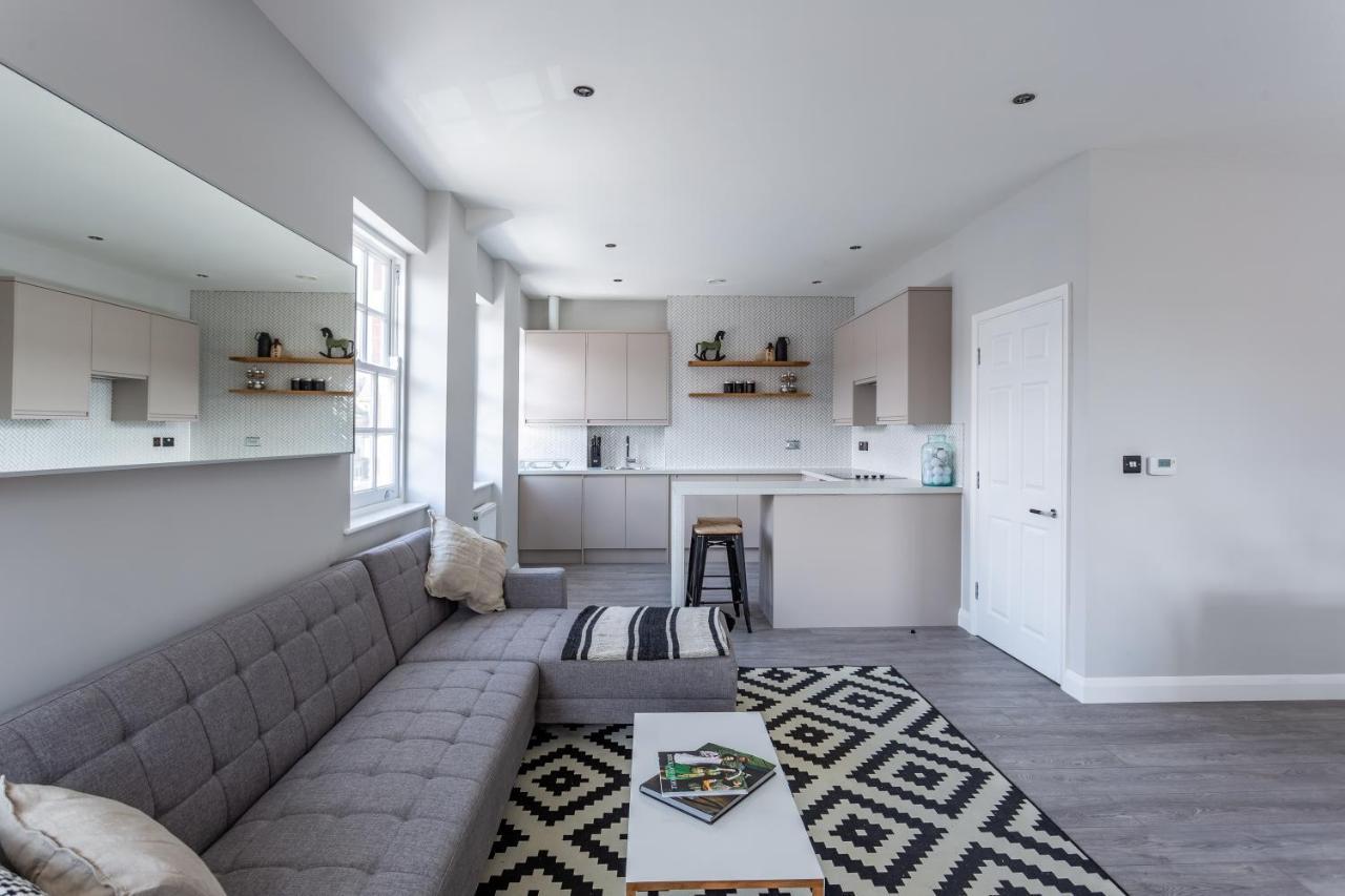 2 Bedroom Apartments With Sofa Bed In Southend Exterior foto