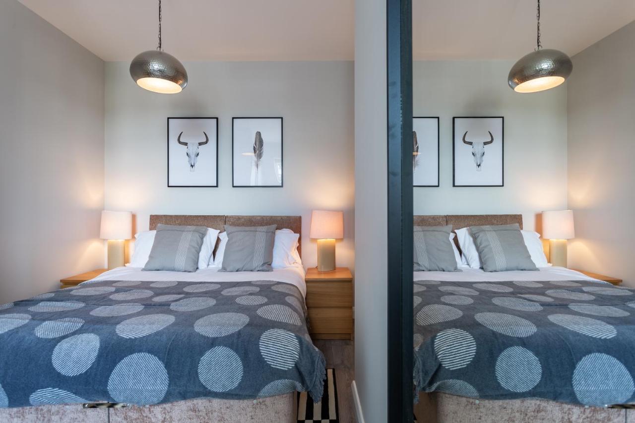 2 Bedroom Apartments With Sofa Bed In Southend Exterior foto