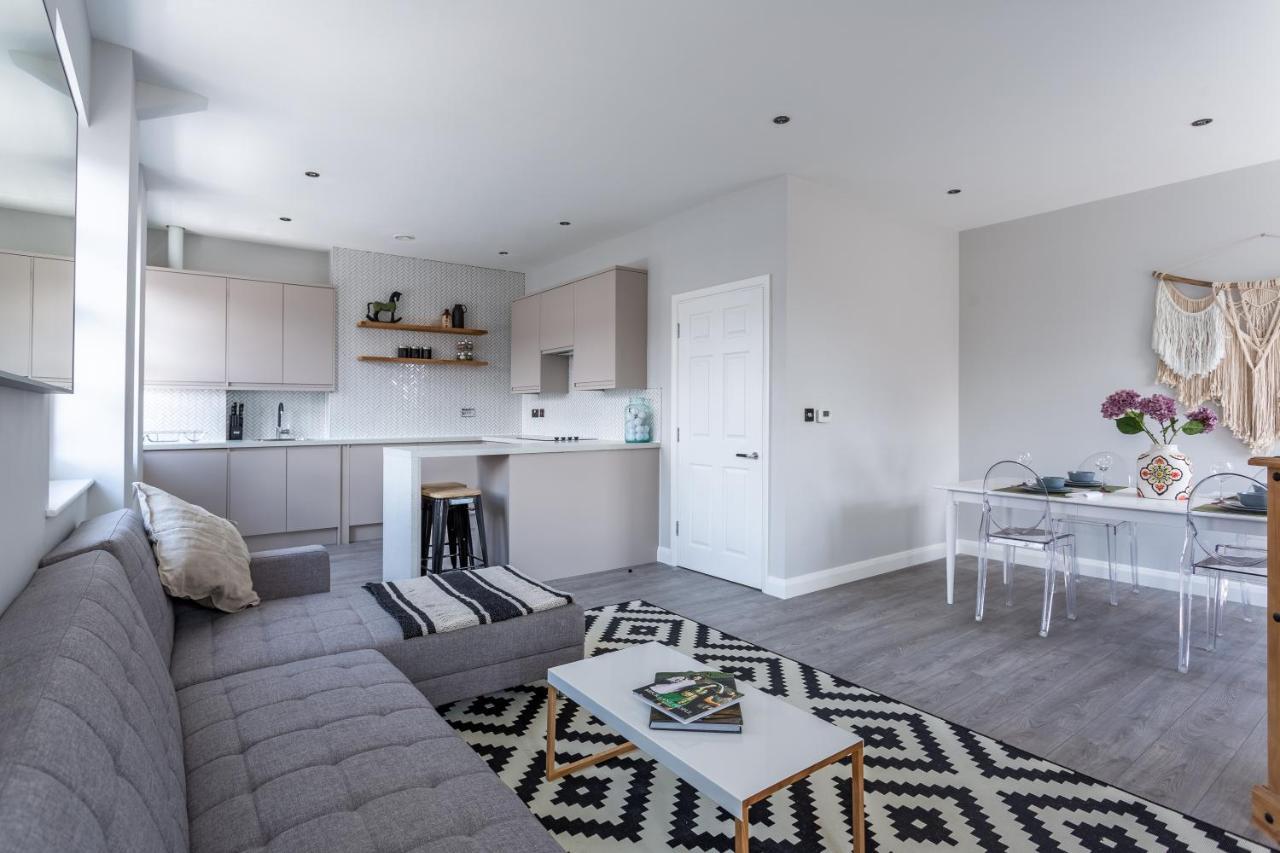 2 Bedroom Apartments With Sofa Bed In Southend Exterior foto