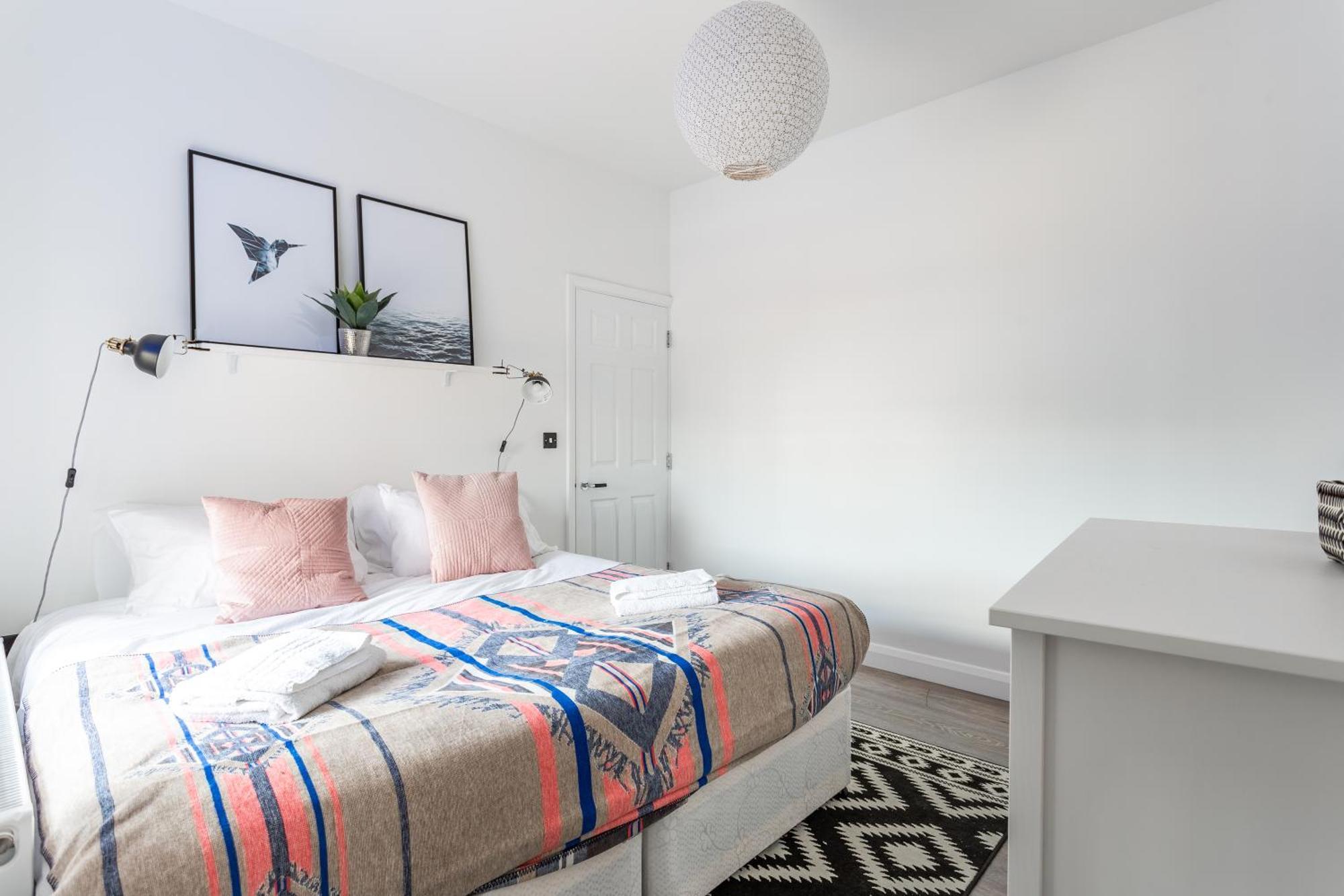 2 Bedroom Apartments With Sofa Bed In Southend Exterior foto